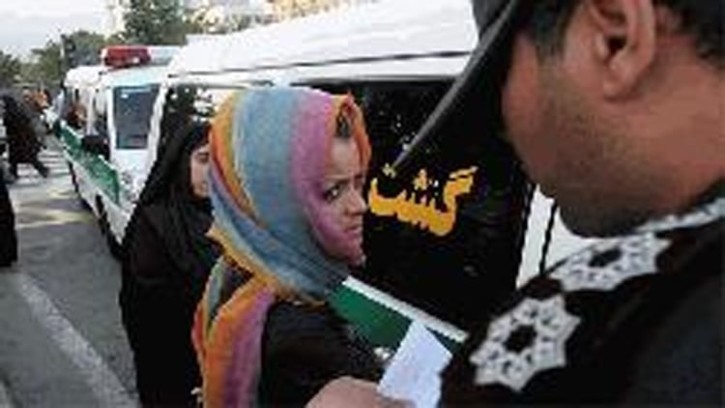 ইরানে ফের নৈতিক পুলিশের অভিযান শুরু