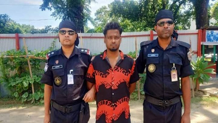 গাইবান্ধায় ৯'শত ৯০পিছ ইয়াবসহ  মাদক  ব্যবসায়ী গ্রেফতার