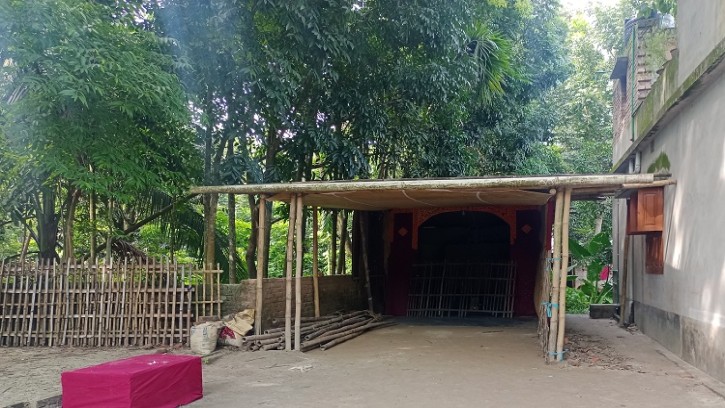 শিবগঞ্জে মন্দির সংস্কারে বাধা, এলাকায় উত্তেজনা