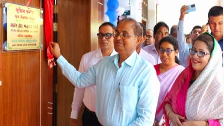 পিরোজপুরে মুজিব কর্নারের উদ্বোধন