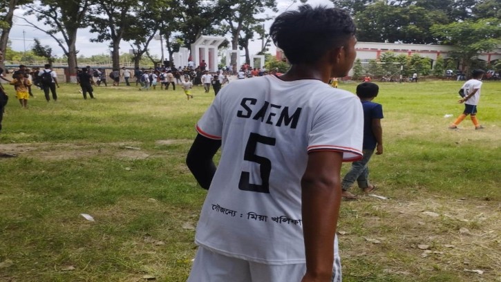 সৌজন্যে 'মিয়া খলিফা ' নৈতিক অবক্ষয়ের স্মার্ট উদাহরণ