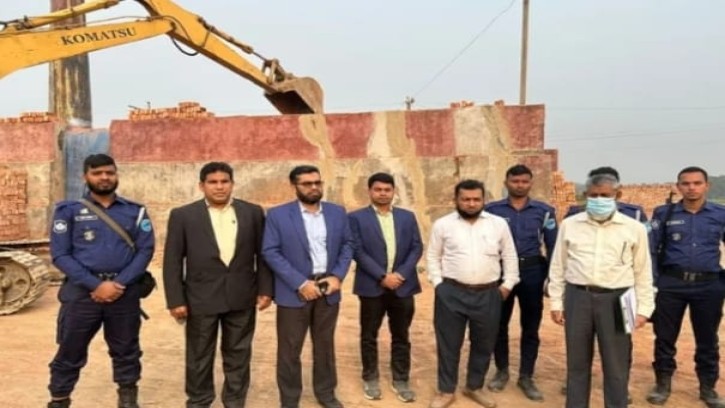 মানিকগঞ্জে লাইসেন্সবিহীন ৬ ভাটা বন্ধের নির্দেশ, ৩২ লাখ টাকা জরিমানা 