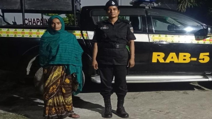 চাঁপাইনবাবগঞ্জে র‌্যাবের অভিযানে অস্ত্র ও হিরোইনসহ আটক দুই