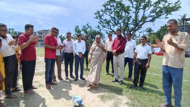 গাইবান্ধায় বঙ্গবন্ধু ও বঙ্গমাতা গোল্ডকাপের উদ্বোধন