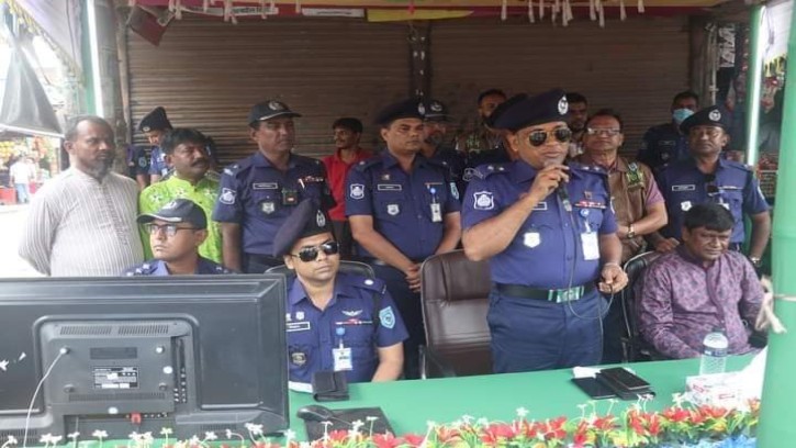 গোবিন্দগঞ্জে নির্বিঘ্ন ঈদযাত্রার জন্য পুলিশ কন্ট্রোল রুমের উদ্বোধন