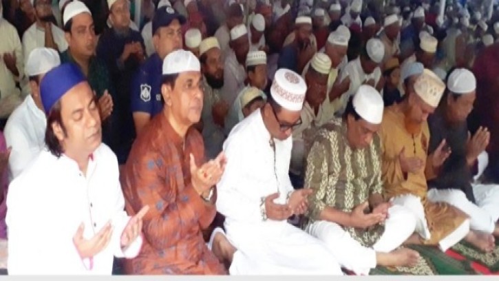 রাজবাড়ী রেলওয়ে ঈদগাহ ময়দানে ঈদুল আজহার জামাত