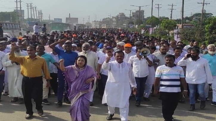 ঢাকার সমাবেশে মানিকগঞ্জ বিএনপির ব্যাপক শোডাউন