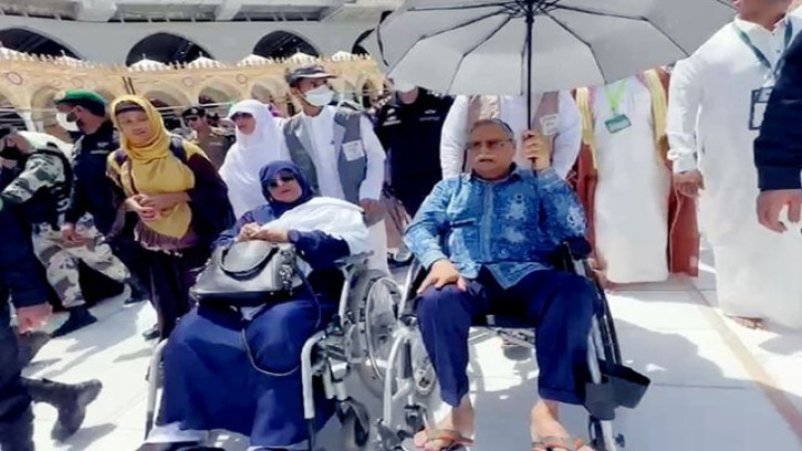  হজের আনুষ্ঠানিকতা শেষে মদিনা গেলেন রাষ্ট্রপতি