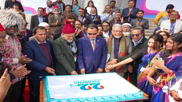 ড্যাফোডিল ইন্টারন্যাশনাল ইউনিভার্সিটি’র ২২ তম  প্রতিষ্ঠা বার্ষিকী উদযাপন