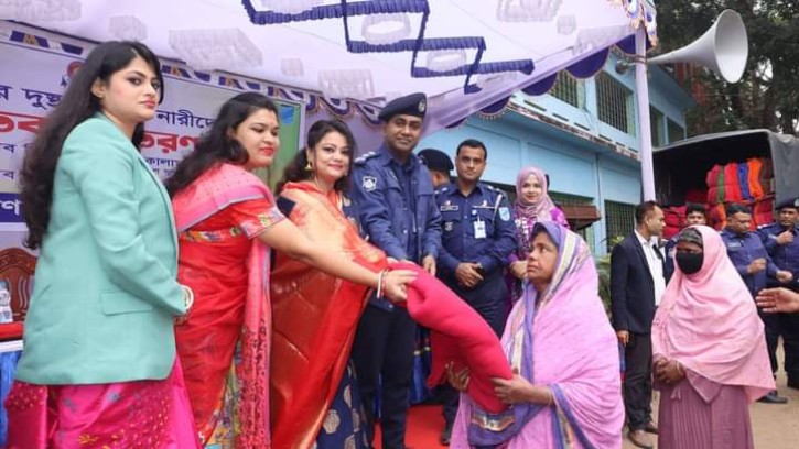 রাজবাড়ী জেলা পুনাকের শীতবস্ত্র বিতরণ 