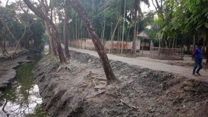 কমলনগরে জলাবদ্ধতা ও জলোচ্ছ্বাস থেকে মুক্তি পাবে একটি গ্রাম