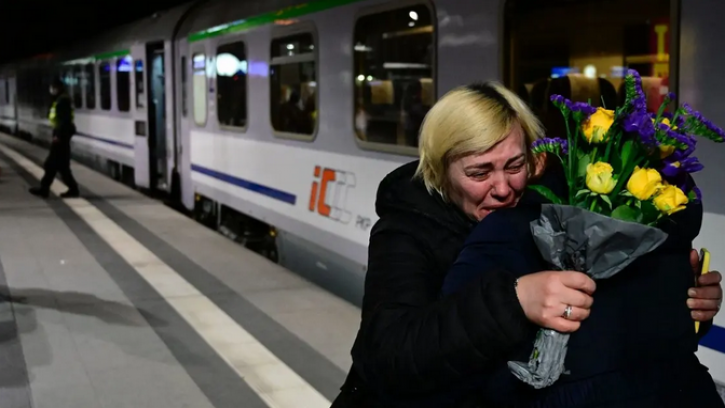  ইউক্রেন থেকে পালিয়ে যাওয়া লোকদেরকে সুরক্ষা দিবে ইউরোপীয় ইউনিয়ন