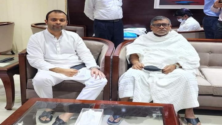 হজে গেলেন স্বাস্থ্যমন্ত্রী জাহিদ মালেক