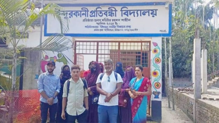 প্রধানমন্ত্রীর সাক্ষাৎ পেতে  ইন্দুরকানির প্রতিবন্ধী শিক্ষক জাহিদের পদযাত্রা