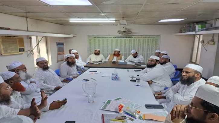 আরজাবাদ মাদরাসার প্রাক্তন শিক্ষার্থীদের পুনর্মিলনী সফলে পরামর্শ সভা