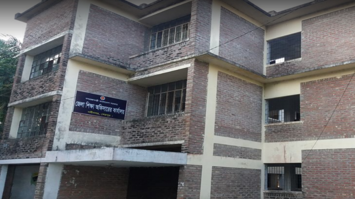 শেরপুরে চাকরিবিধি লঙ্ঘন করে সাংবাদিকতা করায় ১২ শিক্ষককে শোকজ