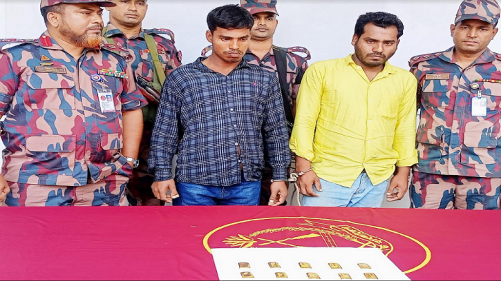 ভারতে পাচারকালে বেনাপোলে ১০টি স্বর্নের বারসহ ২ সহোদর আটক