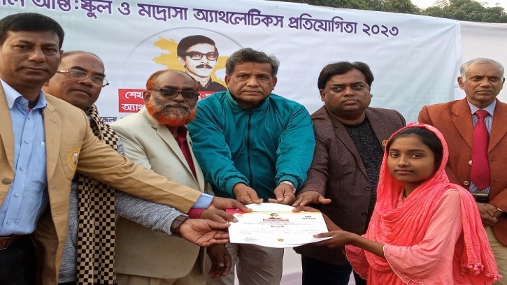 শিবগঞ্জে আন্তঃস্কুল ও মাদ্রাসা অ্যাথলেটিকস প্রতিযোগিতার পুরস্কার বিতরণ