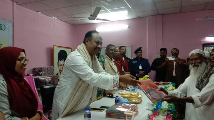 তাড়াইলে শীতবস্ত্র বিতরণ ও  রাস্তা পাকাকরণে ভিত্তিপ্রস্তর স্থাপন করলেন মুজিবুল হক চুন্নু