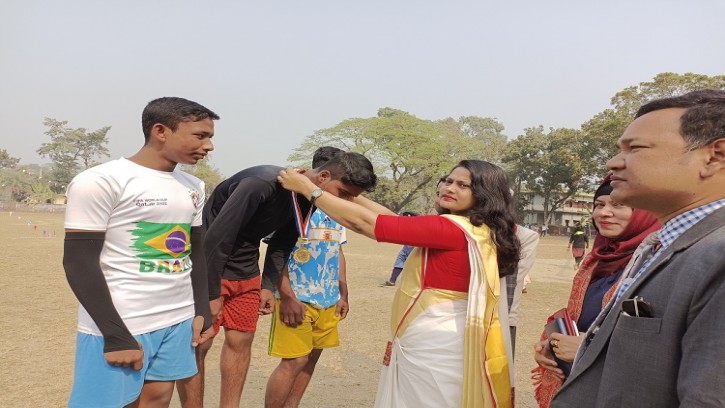 পত্নীতলায় আন্ত:স্কুল ও মাদ্রাসা ক্রীয়া প্রতিযোগিতা ও পুরুষ্কার বিতরণ