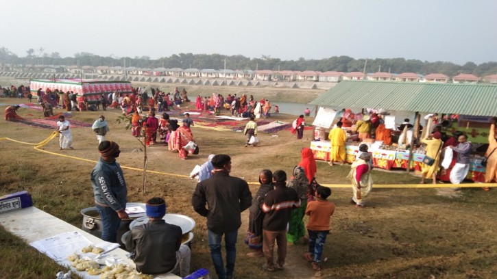 শিবগঞ্জের তর্তিপুরে মাঘী বান্নী গঙ্গাস্নান