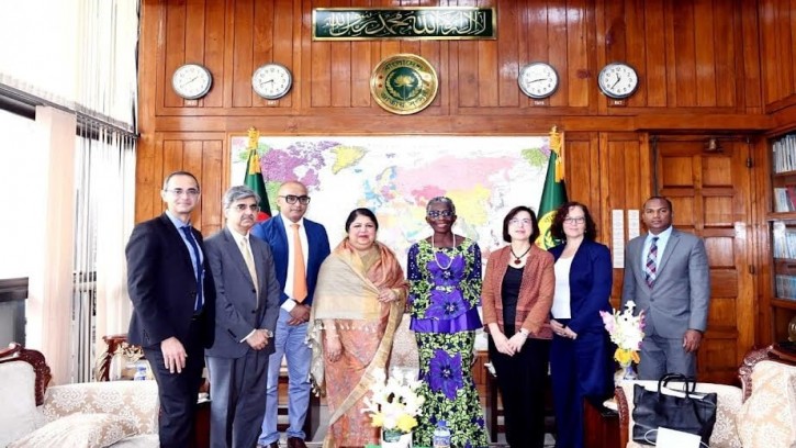 প্রধানমন্ত্রীর নিরলস প্রচেষ্টায় দেশের অর্থনীতির চাকা সচল রয়েছে : স্পিকার