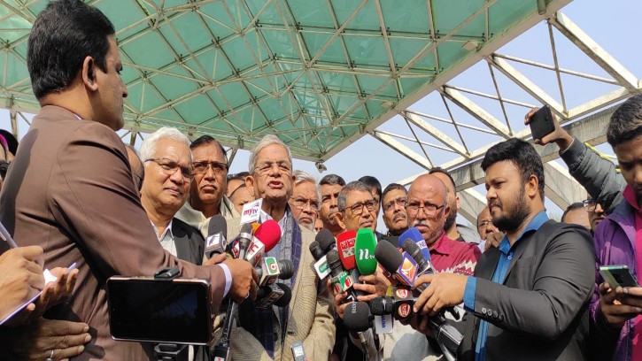 জিয়ার কবরে ফখরুলের নেতৃত্বে শ্রদ্ধা নিবেদন