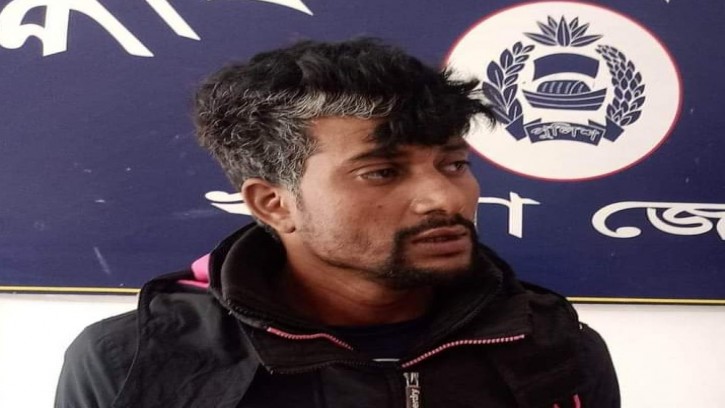 পাইকগাছায় পুলিশ জখম করে পালানো আসামী বগুড়া থেকে গ্রেফতার