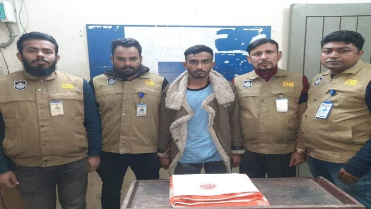 তাড়াইলে ইয়াবাসহ মাদক ব্যবসায়ী গ্রেফতার