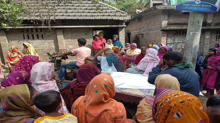 চাঁপাইনবাবগঞ্জে যৌতুকের বলি হলেন বিজিপি সদস্যের স্ত্রী