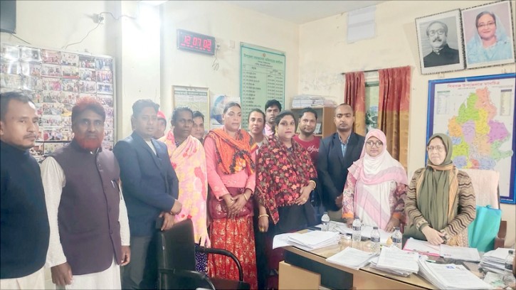 চাঁপাইনবাবগঞ্জে তৃতীয় লিঙ্গ জনগোষ্ঠীর জীবনমান উয়ন্ননে মতবিনিময়-তথ্য সংগ্রহ