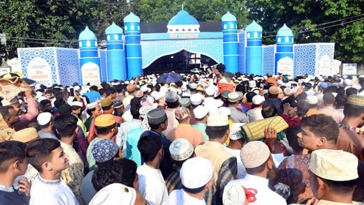 জাতীয় ঈদগাহে প্রধান ঈদ জামাত অনুষ্ঠিত