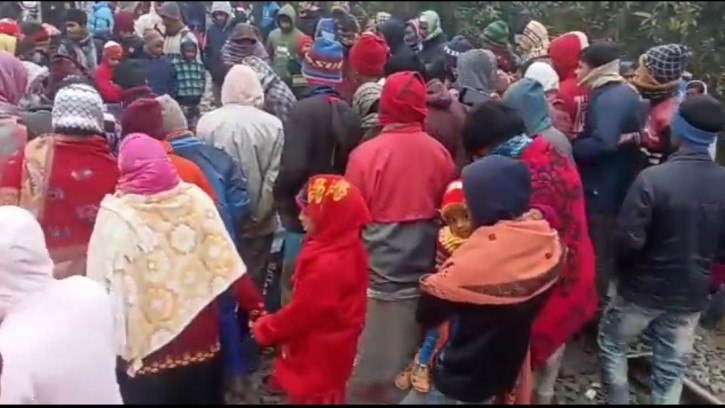 চাঁপাইনবাবগঞ্জের গোমস্তাপুরে ট্রেনে কাটা পড়ে যুবকের মৃত্যু