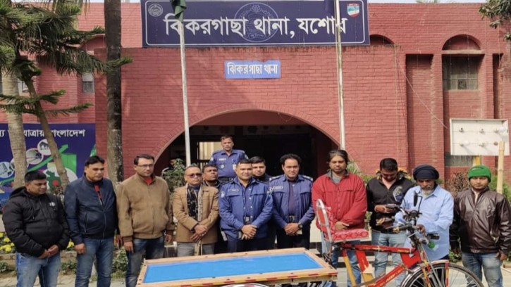ঝিকরগাছা ওসির মানবিক প্রচেষ্টায় লাশ বহনের ভ্যান পেলো অসহায় জাবেদ