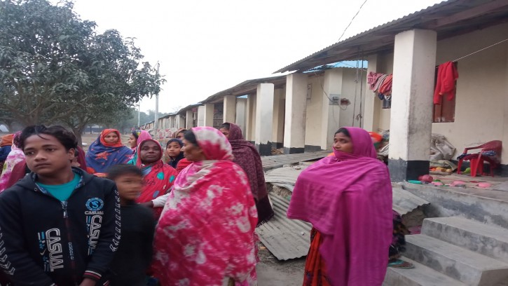 শিবগঞ্জে শৈত্যপ্রবাহে অসহায় মানুষের জীবন দুর্বিসহ