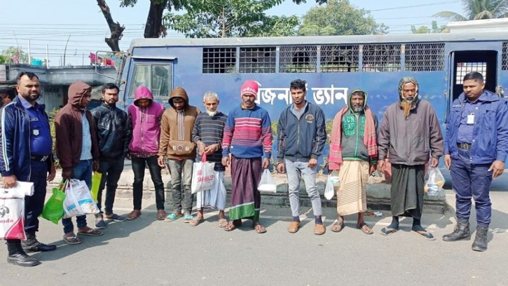বেনাপোলে পলাতক ৯ আসামী গ্রেফতার : বিদেশী মদ উদ্ধার