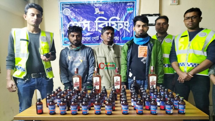 বেনাপোলে বিদেশি মদ-ফেনসিডিল উদ্ধার, গ্রেফতার-৩