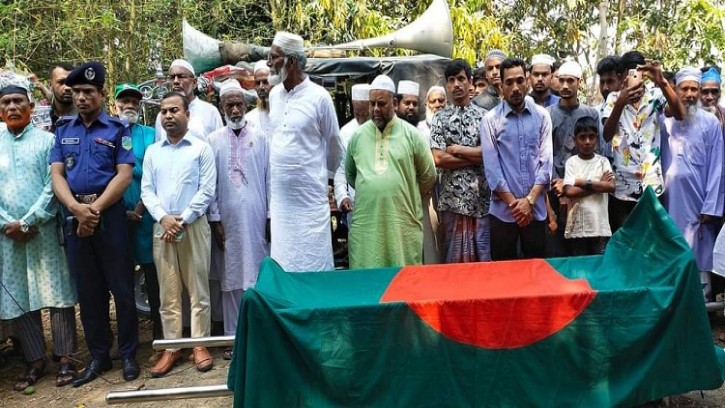 শিবগঞ্জে বীরমুক্তিযোদ্ধা আফজালকে রাষ্ট্রীয় মর্যাদায় দাফন