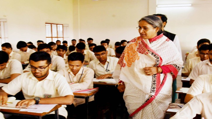 এসএসসি ও সমমানের পরীক্ষা শুরু