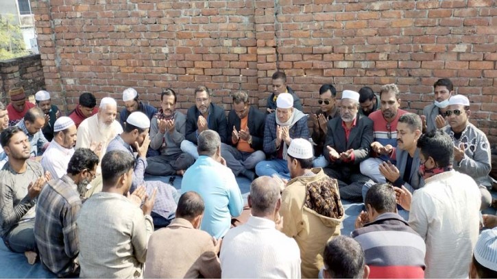 খুলনা বিএনপির আহবায়ক মনার সুস্থতা কামনায় দোয়া