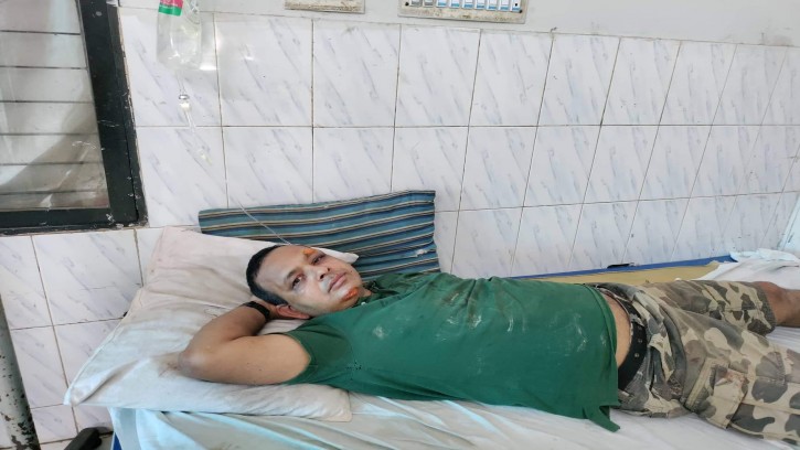 নাজিরপুরে জমি নিয়ে বিরোধ; বড় ভাইয়ের হামলায় আহত ছোট ভাই