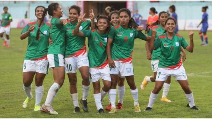 ভারতকে ৩-০ গোলে হারিয়ে গ্রুপ চ্যাম্পিয়ন হিসেবে সেমিফাইনালে বাংলাদেশ