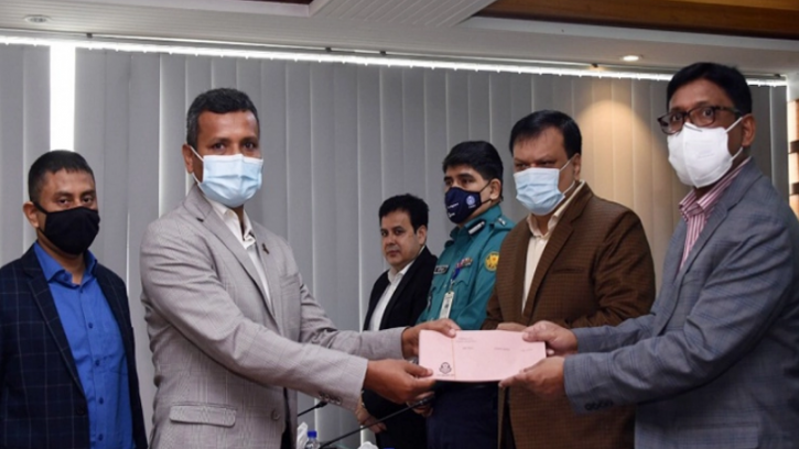 ডিএমপির শ্রেষ্ঠ পুলিশ সদস্যদের পুরস্কার