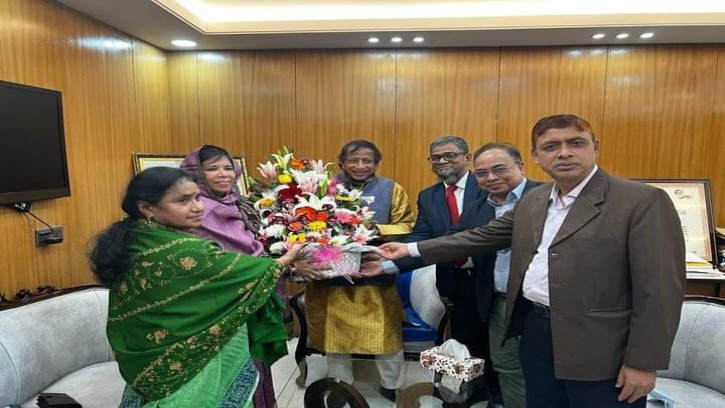  সমাজকল্যাণ মন্ত্রীর জন্মদিনে সহকর্মীদের শুভেচ্ছা