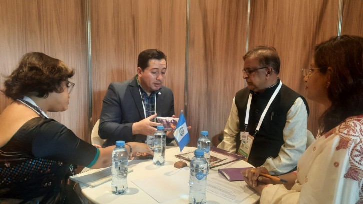 সংস্কৃতি প্রতিমন্ত্রীর সঙ্গে গুয়াতেমালার ভাইস মিনিস্টারের সৌজন্য সাক্ষাৎ