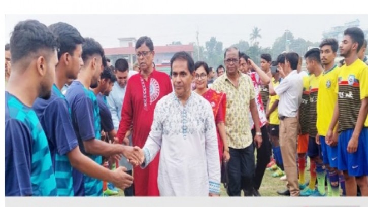 রাজবাড়ীতে বঙ্গবন্ধু জাতীয় গোল্ড কাপ ফুটবল টুর্ণামেন্ট উদ্বোধন