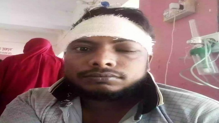 বেনাপোলে প্রতিপক্ষকে ফাঁসাতে গিয়ে নিজের বাড়িঘর ভাংচুর