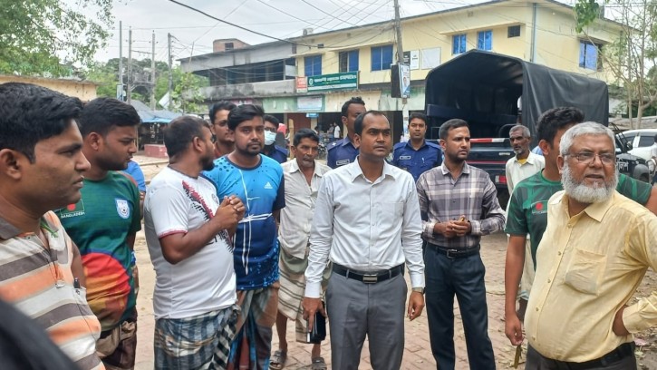 শিবগঞ্জে অবৈধ ৩০টি স্থাপনা উচ্ছেদ করল প্রশাসন