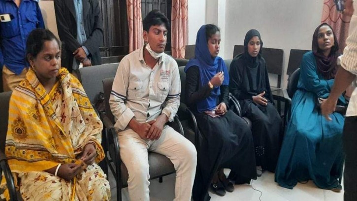 কবিরহাটে মানব পাচারকারী চক্রের এক সদস্য গ্রেফতার, ৪ নারী উদ্ধার