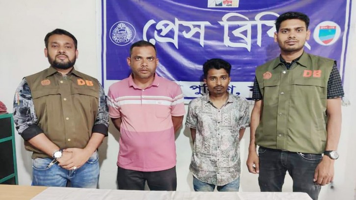 আমদানিকৃত ৬৬৭ বস্তা ছোলা উদ্ধার: গ্রেফতার-২